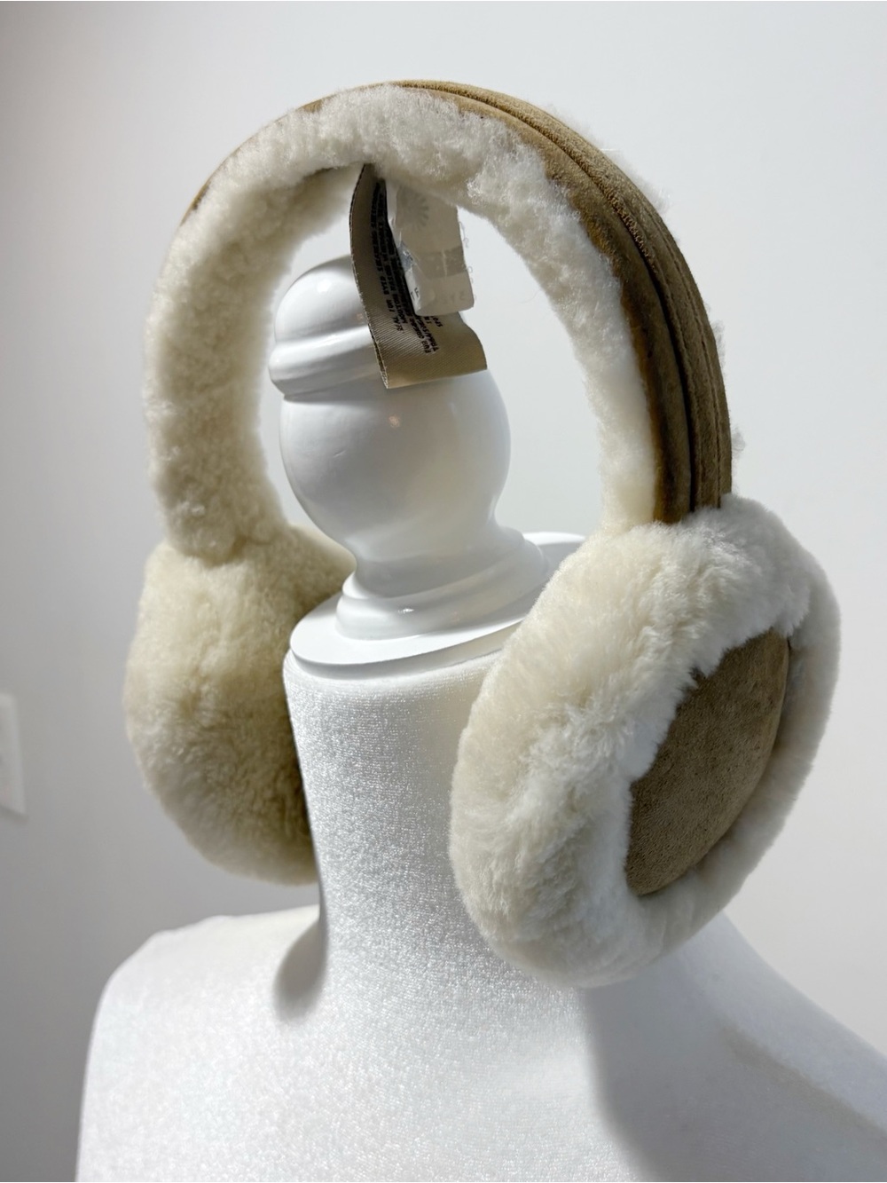 UGG Women's Sheepskin Shearling Earmuff One Size Leather Tan Brown Ear Warmers